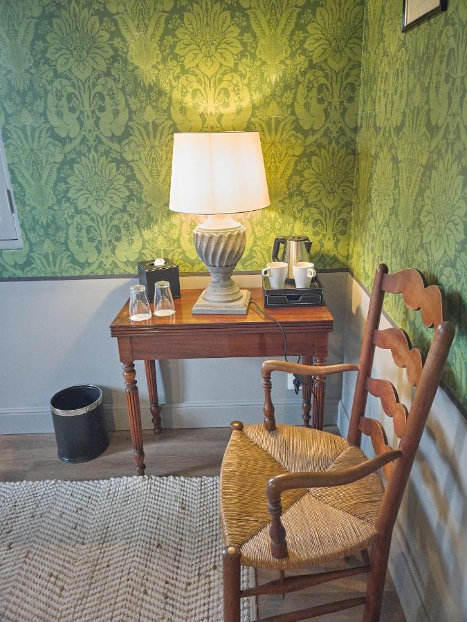 Le Fruit Defendu Hotel Rueil-Malmaison Bilik gambar