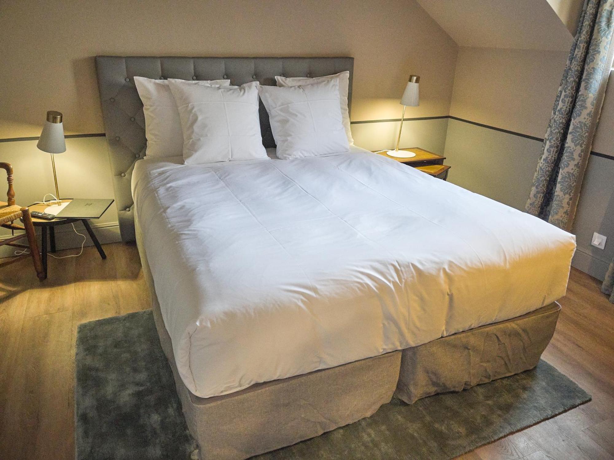 Le Fruit Defendu Hotel Rueil-Malmaison Bilik gambar